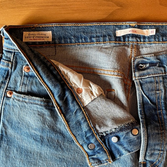 Levi’s Premium Wedgie Fit, 31W - Picture 6 of 7